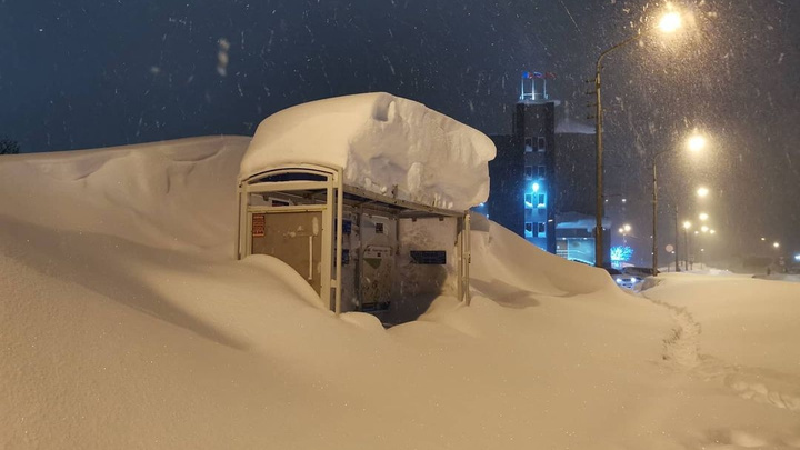 Норильск завалило метровым слоем снега. Впечатляющая фотоподборка