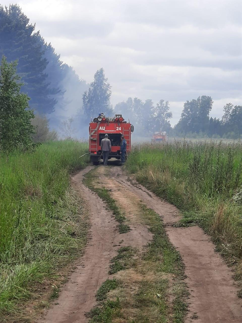 На месте было 2 пожарных машины На месте было 2 пожарных машины