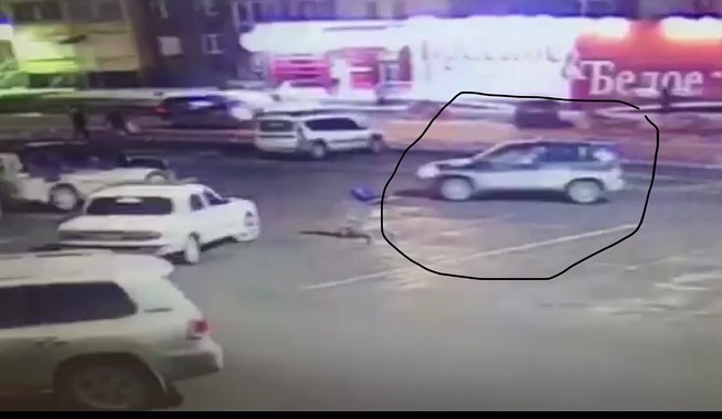 Жена Семёна опубликовала в соцсетях фотографию машины, в которую, как она считает, его могли насильно посадить у магазина и увезти