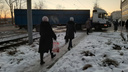 В Ярославле застрявшая на ледяном переезде фура парализовала движение трамваев в час пик