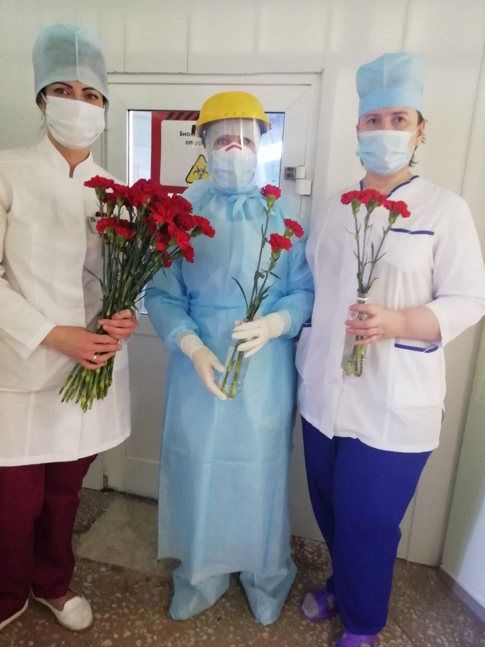 Цветы подарили пациентам
