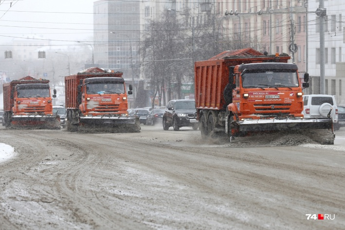 Механическая уборка дорог и вывоз снега остаются приоритетными способами, <nobr class="_">остальное —</nobr> лишь вспомогательные приемы