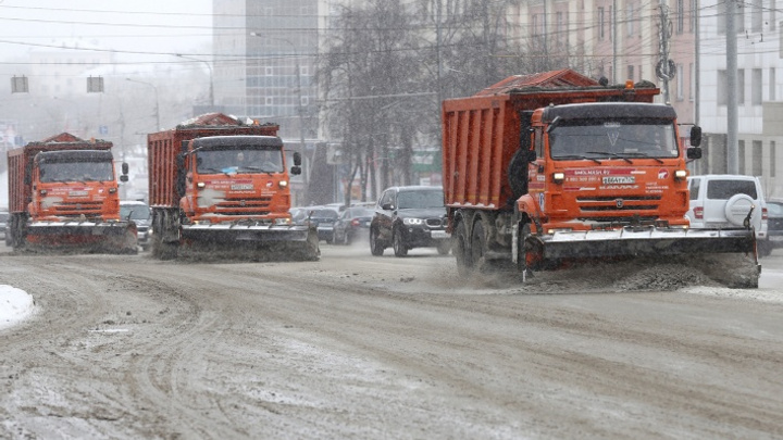 Челябинские дорожники рассказали, сколько техники подготовили к уборке снега