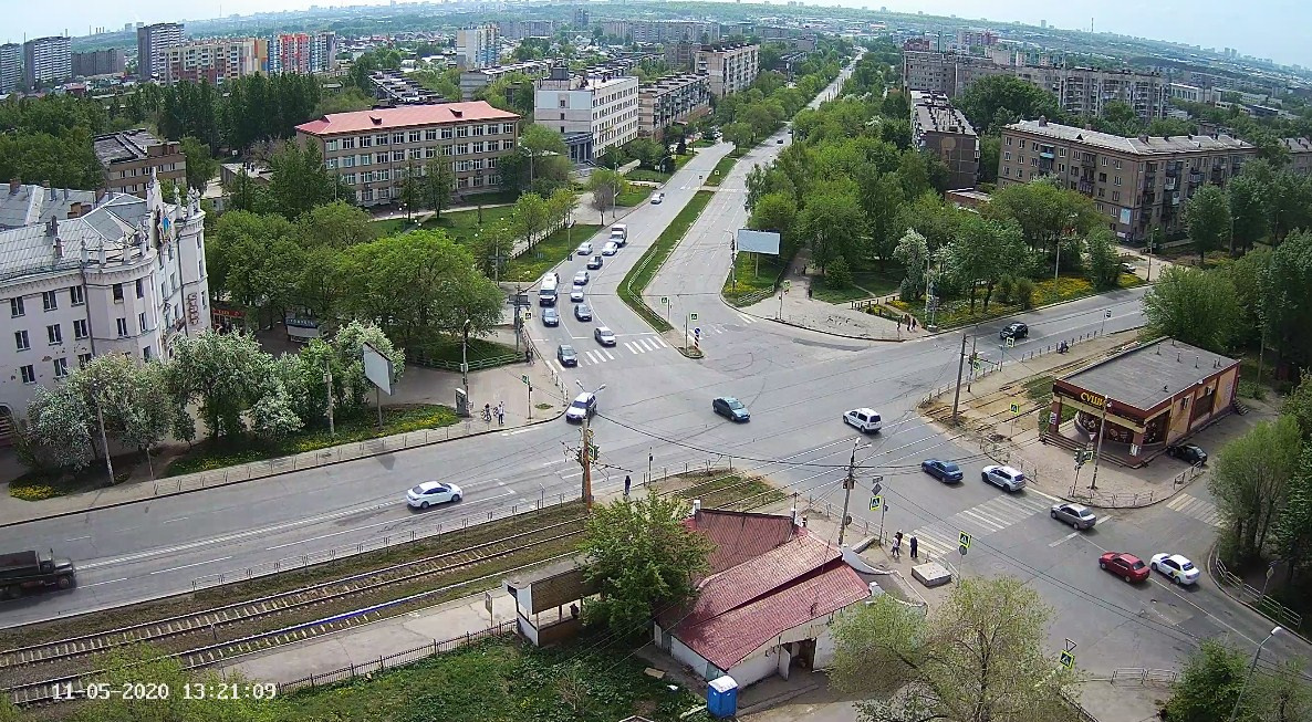 А это Металлургический район — перекрёсток шоссе Металлургов и улицы 50 лет ВЛКСМ А это Металлургический район — перекрёсток шоссе Металлургов и улицы 50 лет ВЛКСМ