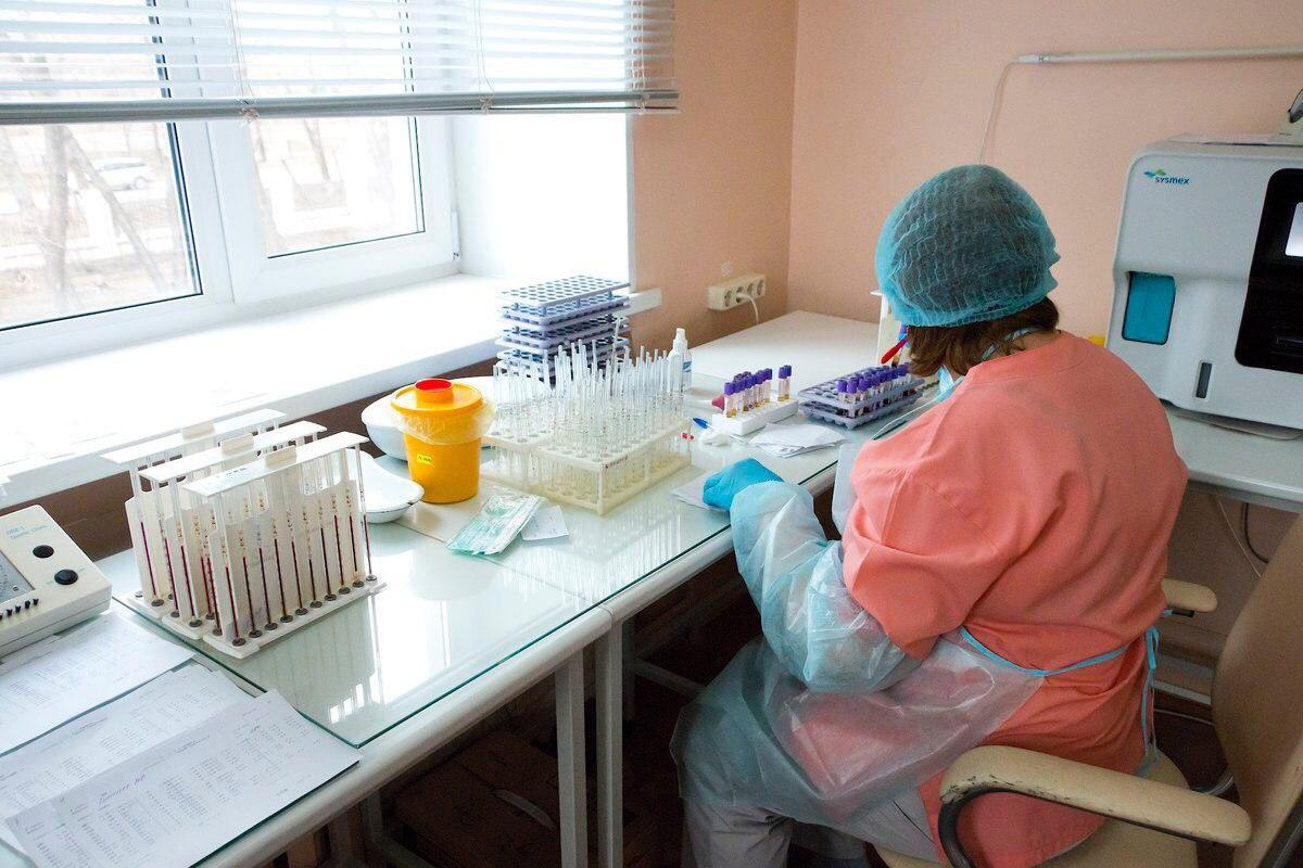 Взятые на коронавирус анализы делают в Челябинске