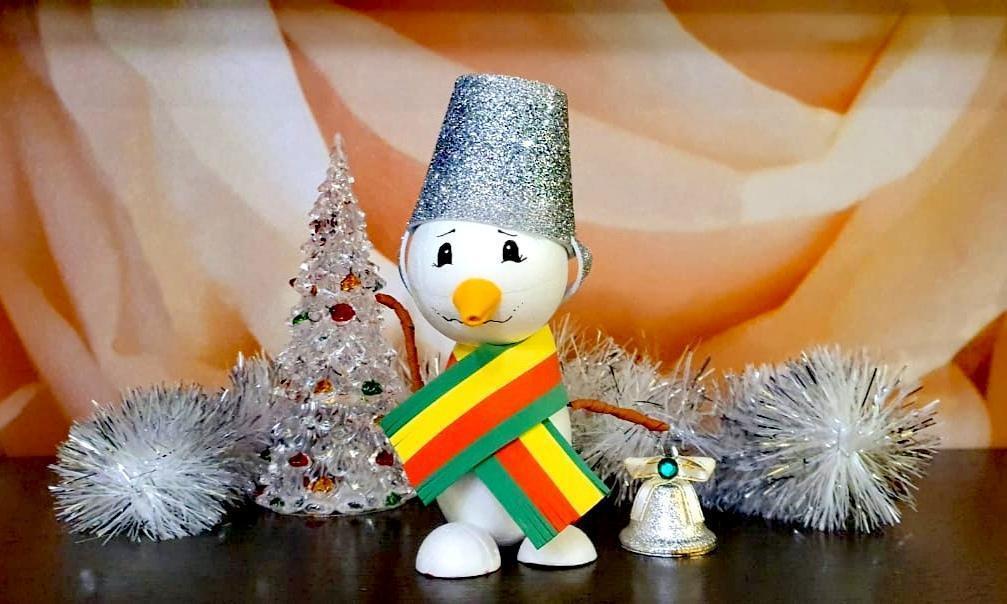 Елочные игрушки своими руками: снеговик, новогодние шары и звезды