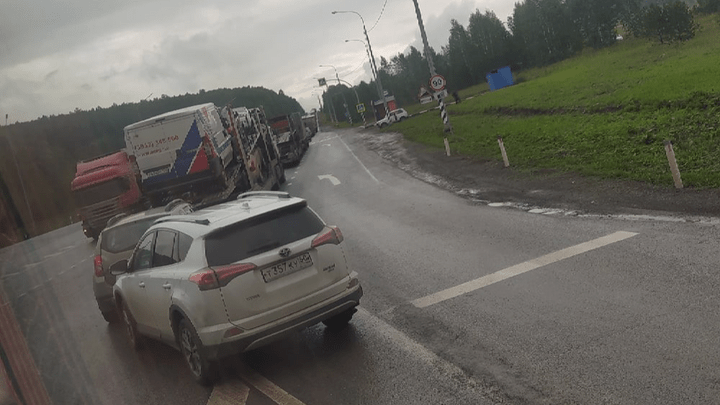 Трассу М-5 в Челябинской области сковала многокилометровая пробка