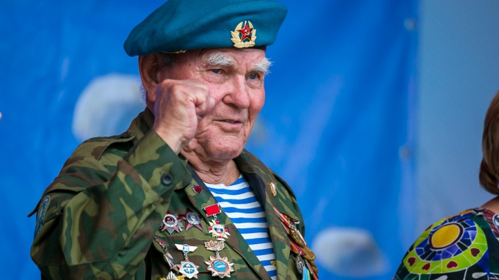 В Красноярске умер самый пожилой десантник страны