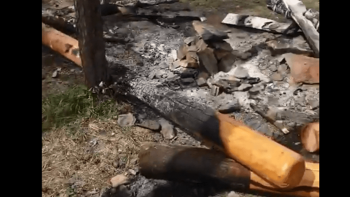 Вандалы сожгли часть смотровой площадки на Гремячей гриве
