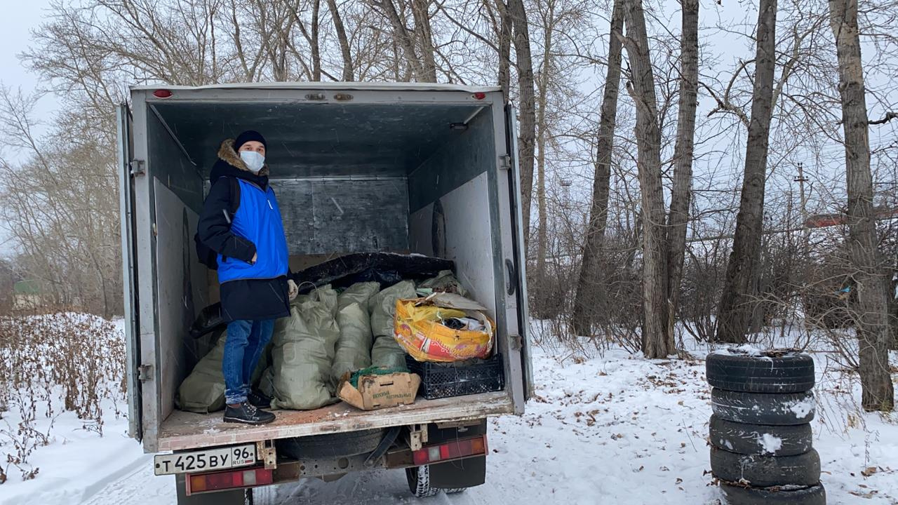 Один из победителей конкурса, Алексей Волгин, участвует в благотворительных проектах. Так, во время акции «Чистый берег» вместе с соратниками он очистил берег Верх-Исетского пруда Один из победителей конкурса, Алексей Волгин, участвует в благотворительных проектах. Так, во время акции «Чистый берег» вместе с соратниками он очистил берег Верх-Исетского пруда