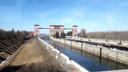 Два пролета плотины закрыты: Рыбинская ГЭС сократила сбросы воды