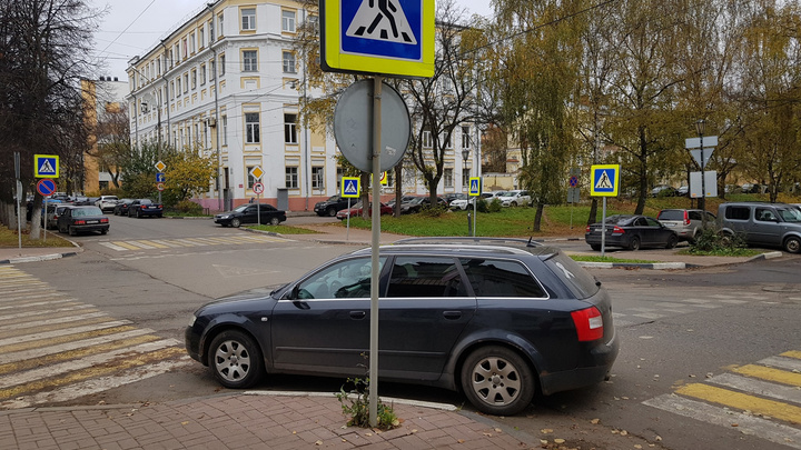 По три нарушения за раз: подборка неудачников парковки в Ярославле