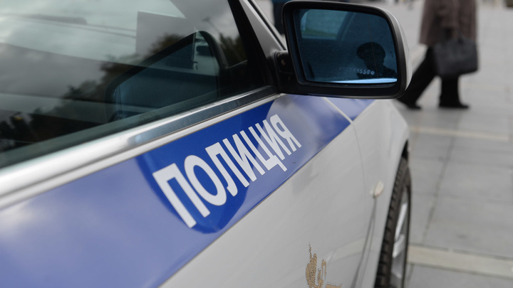 «Сильно ударил по лицу»: в центре Екатеринбурга водитель иномарки напал на мужчину в его же машине