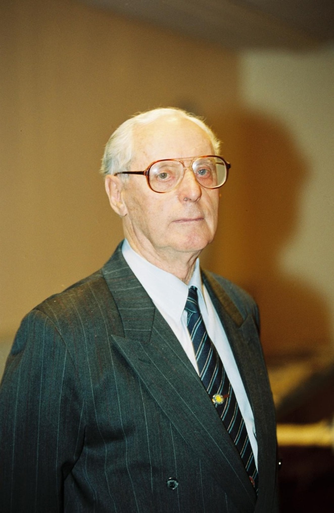 Легендарные основатели. Легендарные основатели. Стен ли. Стэн ли молодой. Стэнли в молодости.