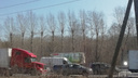 Дома не сидится: новосибирцы застряли в трехкилометровом заторе на Бердском шоссе
