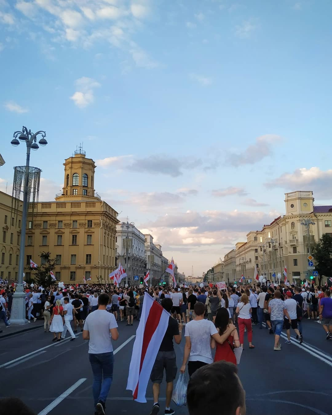 На улицы вышли около полумиллиона человек На улицы вышли около полумиллиона человек