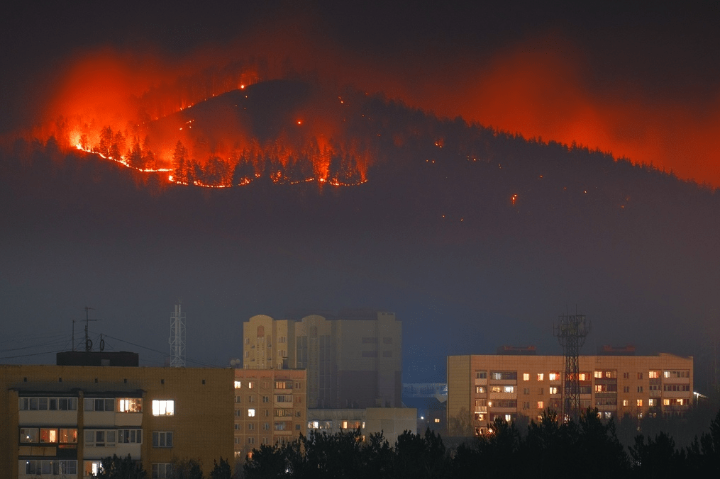 Огонь был хорошо виден вечером 15 октября со стороны машгородка
