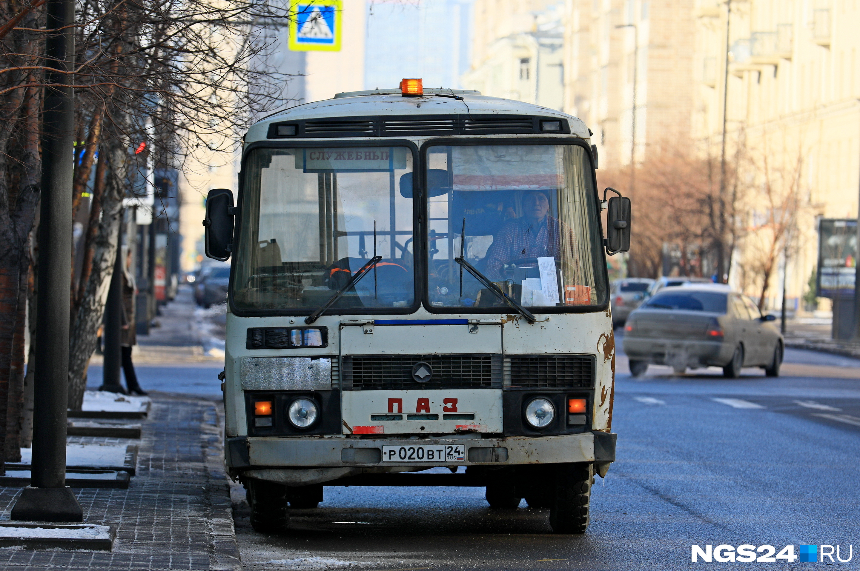 Пазики более старых моделей сейчас можно увидеть разве у предприятия по уборке улиц Пазики более старых моделей сейчас можно увидеть разве у предприятия по уборке улиц