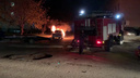 «Полицейский пинал соседние машины, чтобы они не загорелись»: во дворе на Выборной сгорел автомобиль