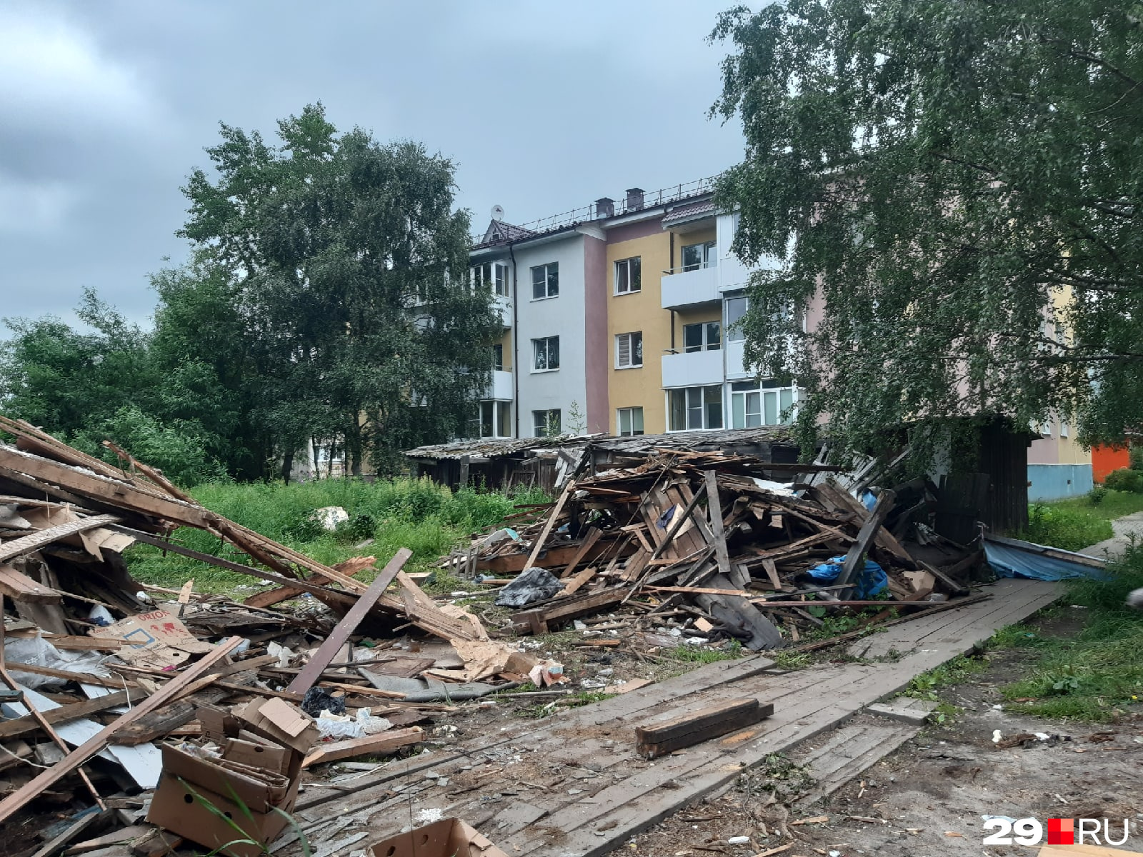 Это дом снесут. Но в Соломбале еще немало таких деревяшек. Когда до них дойдет очередь? Это дом снесут. Но в Соломбале еще немало таких деревяшек. Когда до них дойдет очередь?