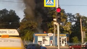 В Ростове загорелся автосервис. Публикуем видео пожара