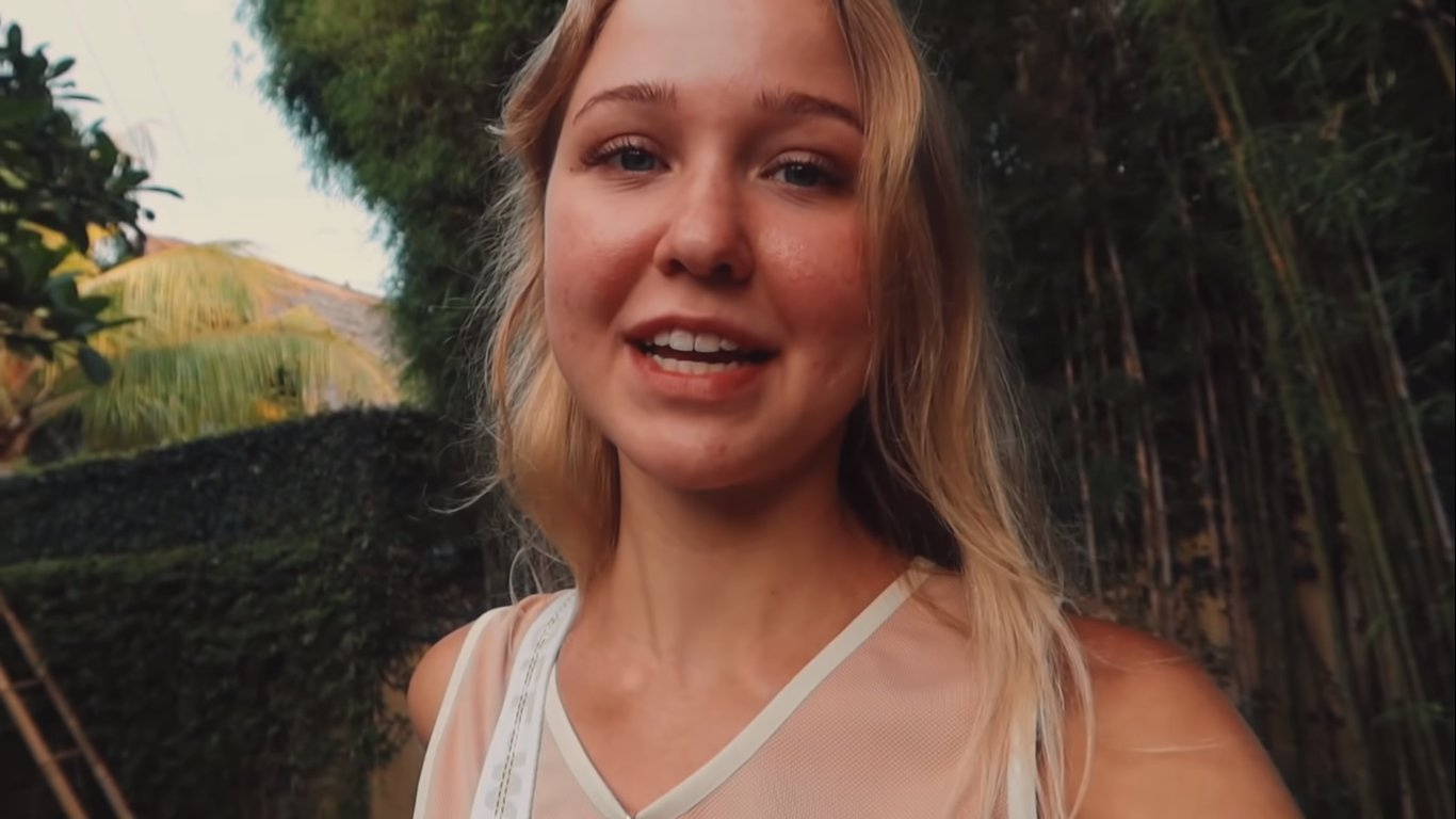 Скриншот из видео на YouTube-канале <a class="yt-simple-endpoint style-scope yt-formatted-string _" spellcheck="false" href="https://www.youtube.com/channel/UChsgEYA4gBjIxfUyCyetiKQ" dir="auto">TropicelleLife</a>
