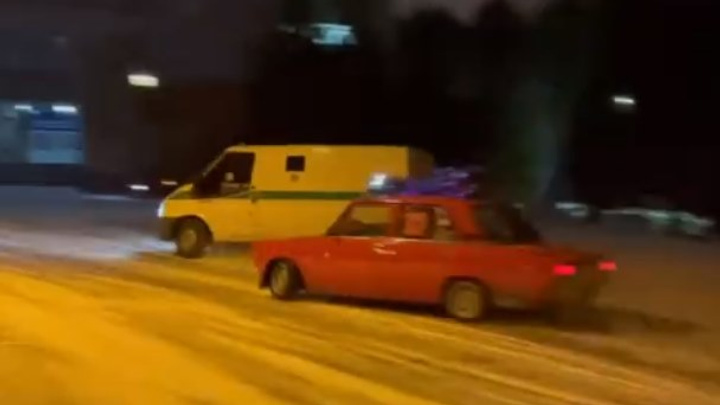 Любители дрифта из Красноярска поучаствовали в челлендже и сняли видео с инкассаторским авто