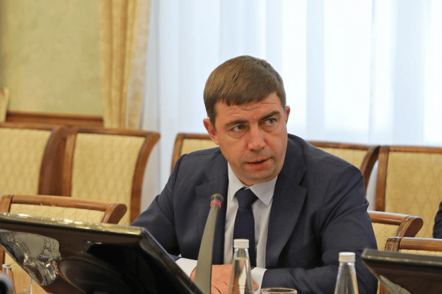 Еще один бывший журналист в рядах министров — Геннадий Разумикин Еще один бывший журналист в рядах министров — Геннадий Разумикин
