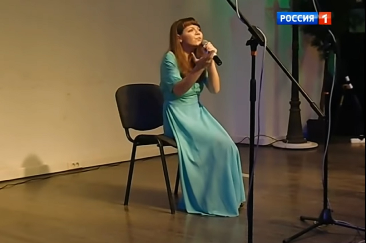 Чтобы помочь парню из Петрозаводска собрать средства на реабилитацию, Марина организовала серию благотворительных концертов в Добрянке Чтобы помочь парню из Петрозаводска собрать средства на реабилитацию, Марина организовала серию благотворительных концертов в Добрянке