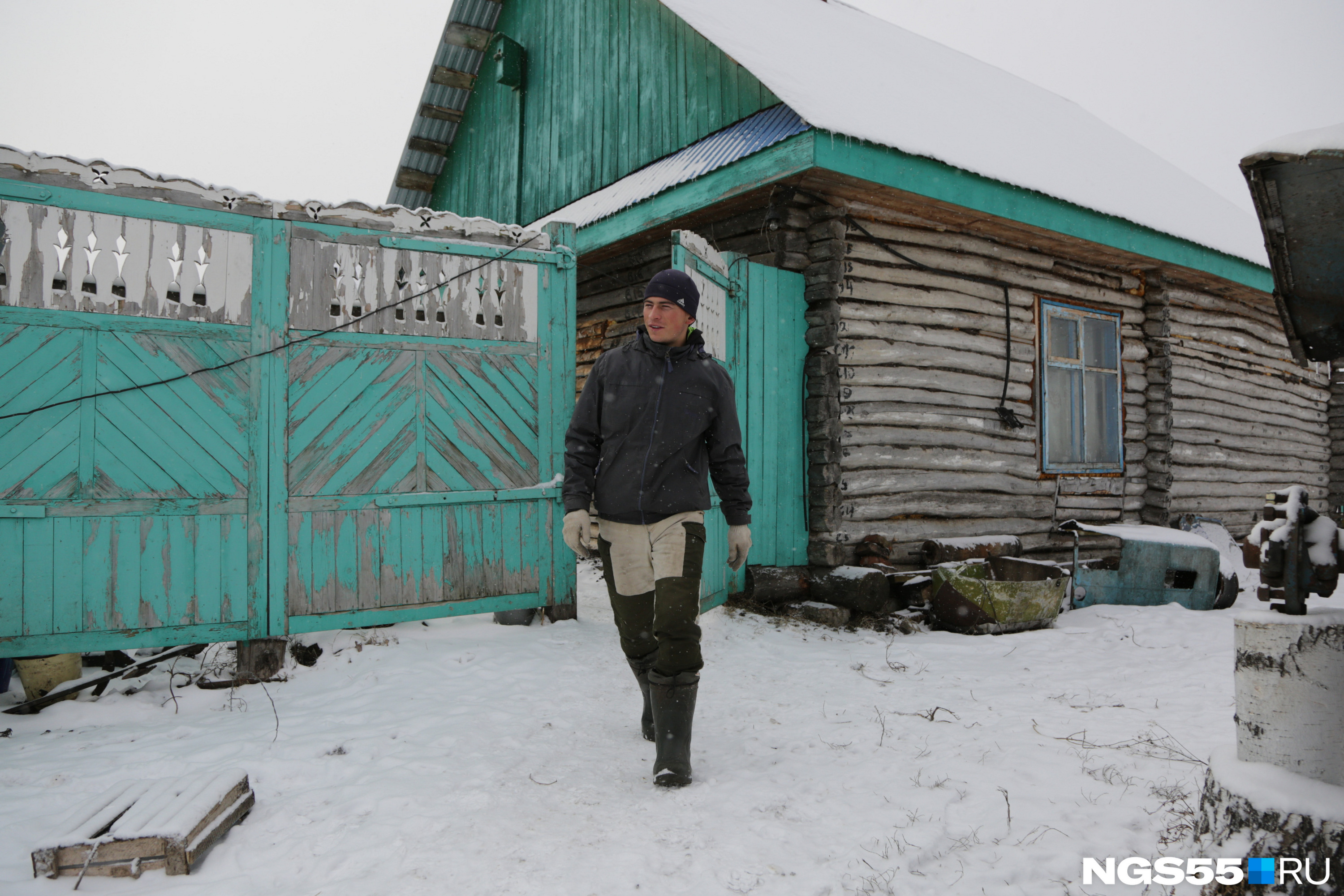 Алексей не единственный ребенок в семье. У него есть еще трое братьев Алексей не единственный ребенок в семье. У него есть еще трое братьев