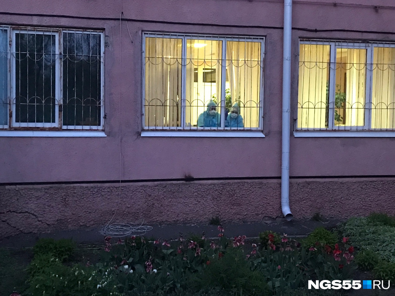 В больнице оказались заблокированы врачи, дежурившие с 3 на 4 мая В больнице оказались заблокированы врачи, дежурившие с 3 на 4 мая