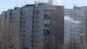 Народ в окна высунулся: в Калининском районе Новосибирска загорелась квартира на 9 этаже многоэтажки