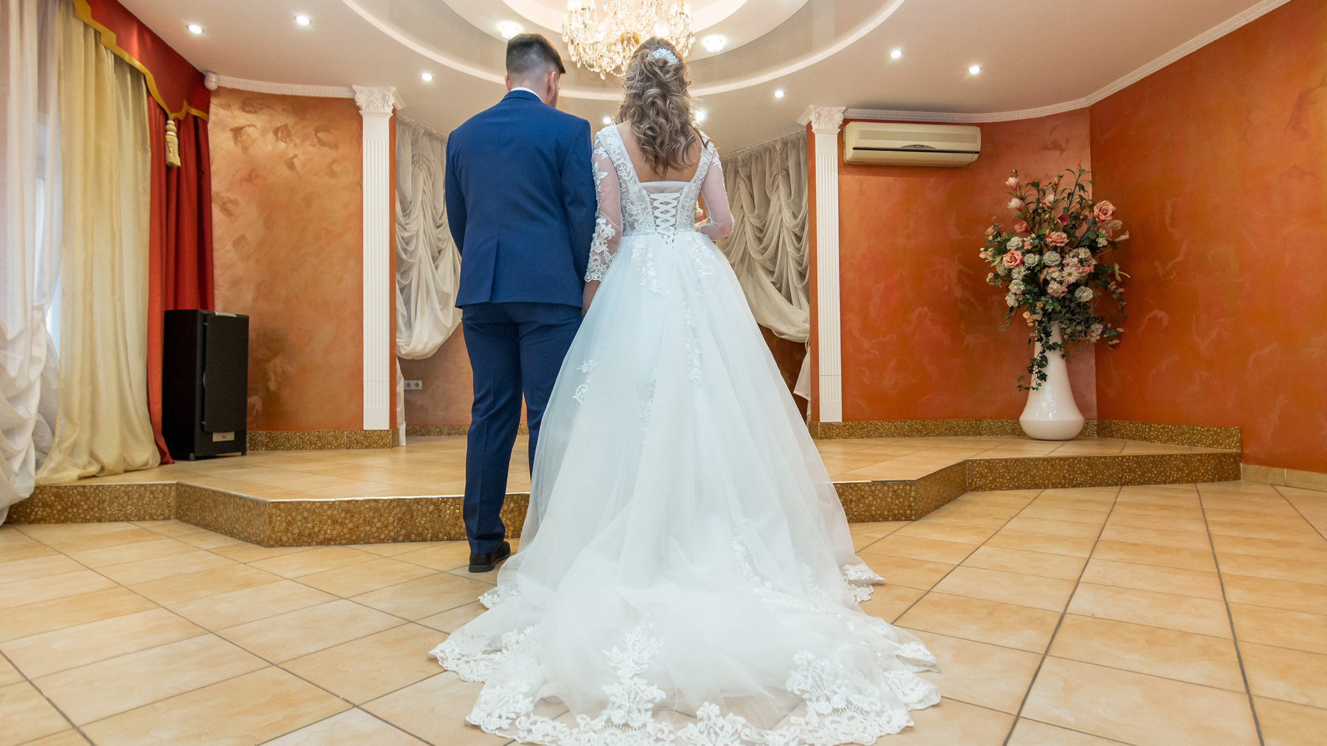 Самарцев просят отказаться от свадебных церемоний из-за коронавируса