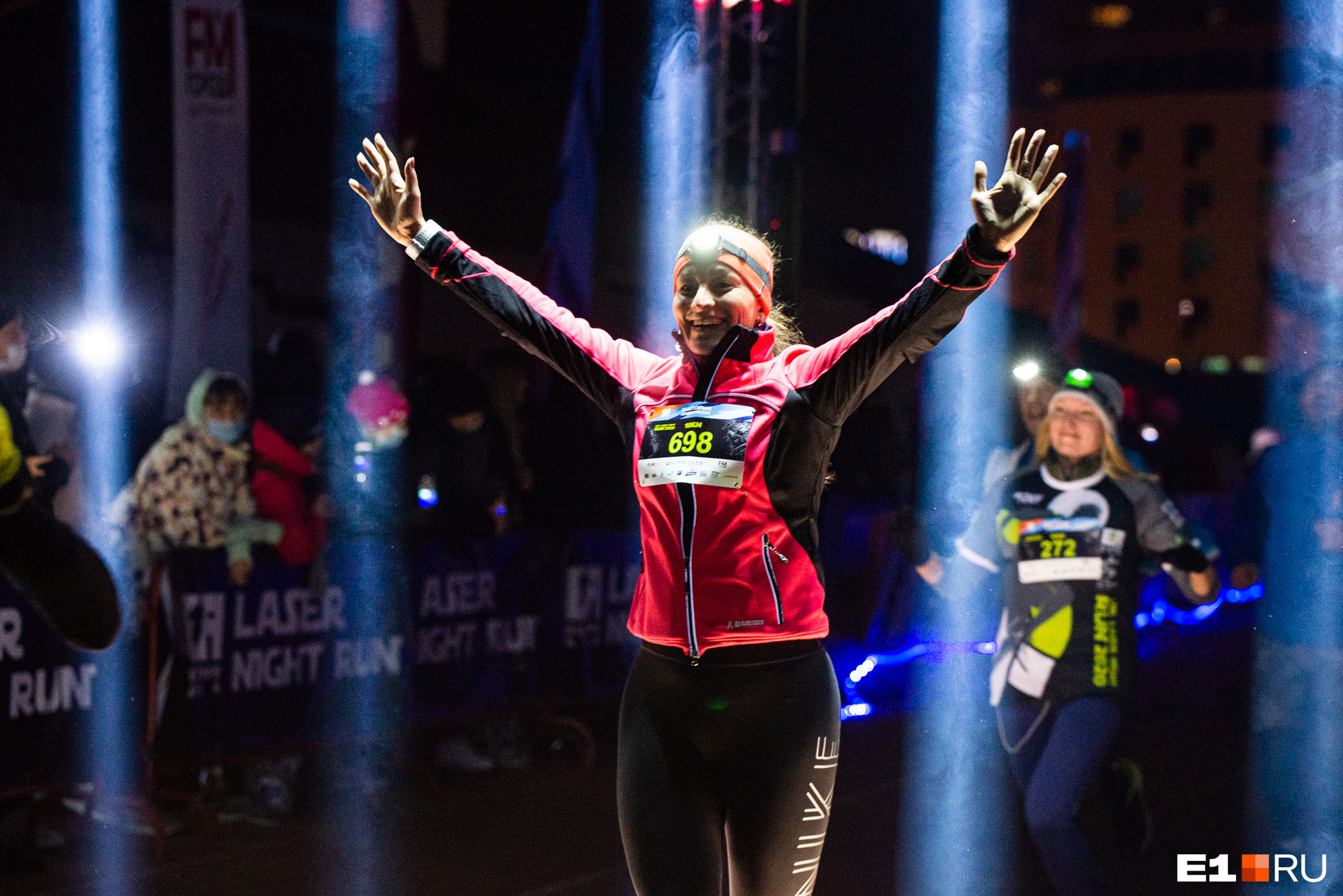 Night laser. Laser Night Run Екатеринбург. Ночной забег «Laser Night Run». Ночной забег Екатеринбург 2021. Гиляурова Юлия
