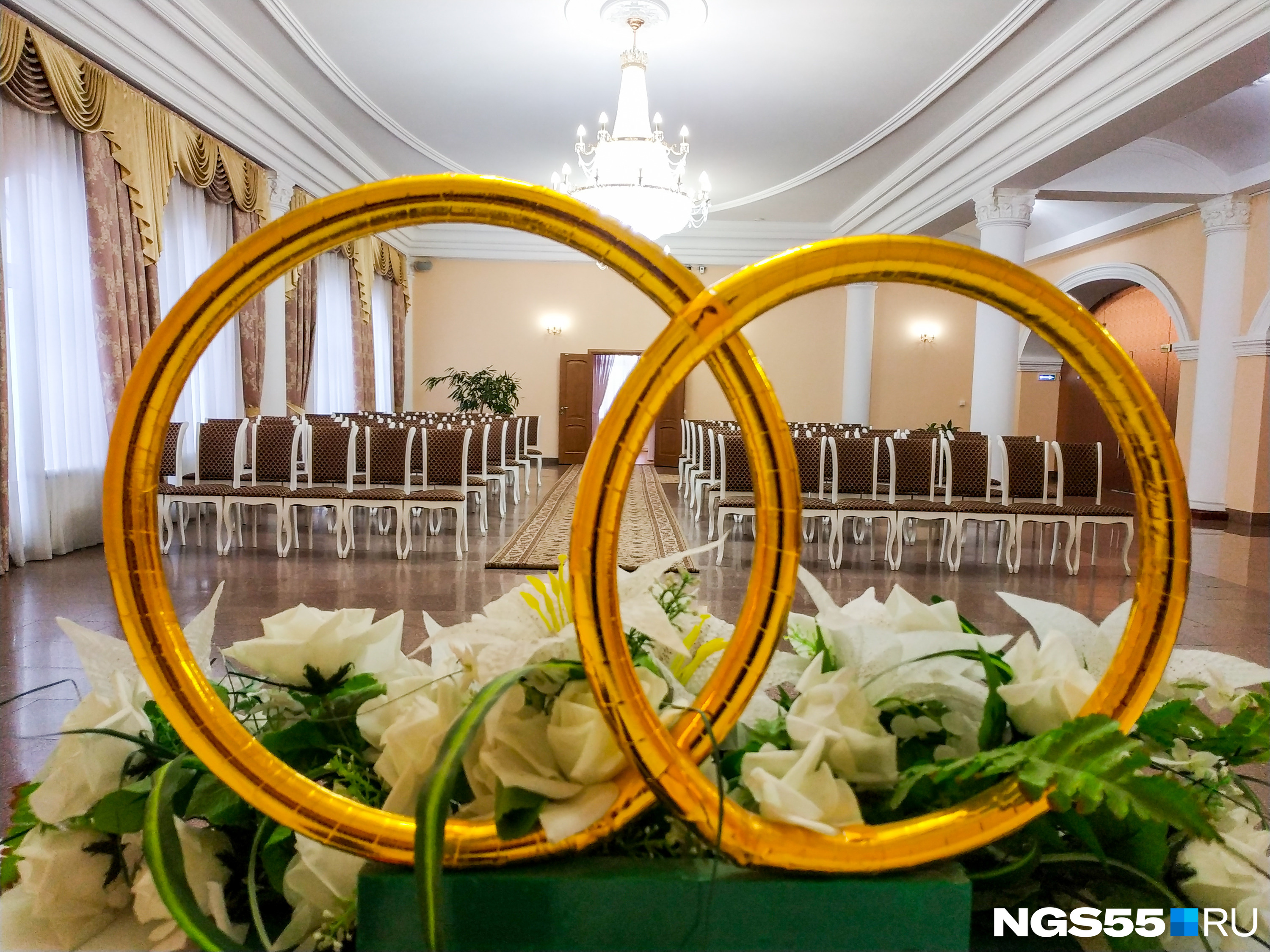 Самой взрослой невесте — 84 года: аналитики выпустили статистику про новосибирских женщин