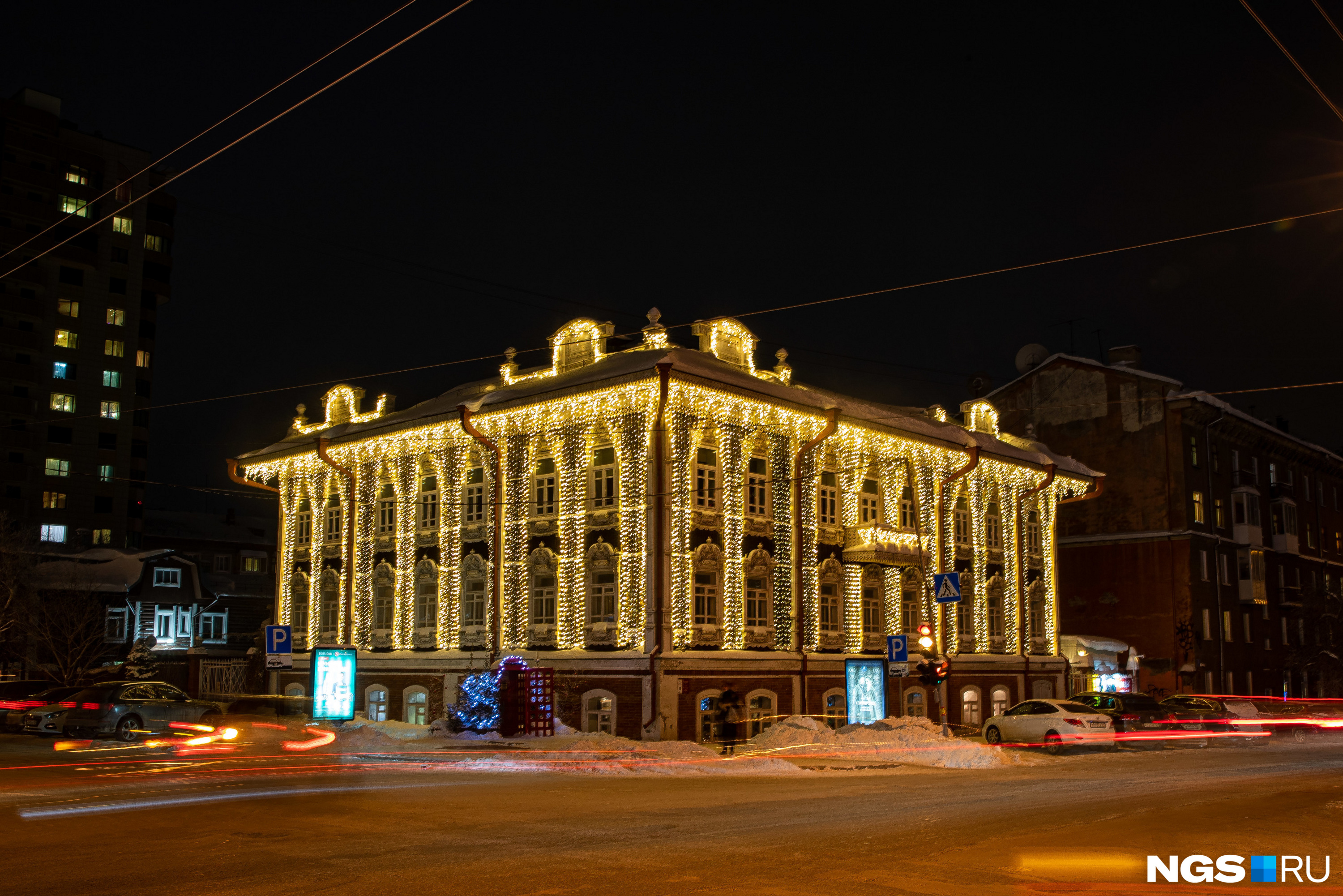 Исторический дом на улице Урицкого, где раньше была женская гимназия, часто попадает на зимние фотографии новосибирцев