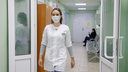 «Три часа стоим с температурой на лестнице»: в поликлиниках Волгограда и области отменили запись к терапевтам