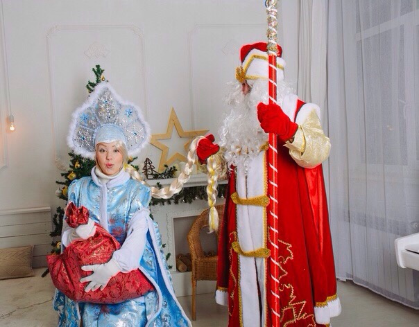 Дед Мороз и Снегурочка — любимые новогодние персонажи. Останутся ли они без работы в 2020-м?