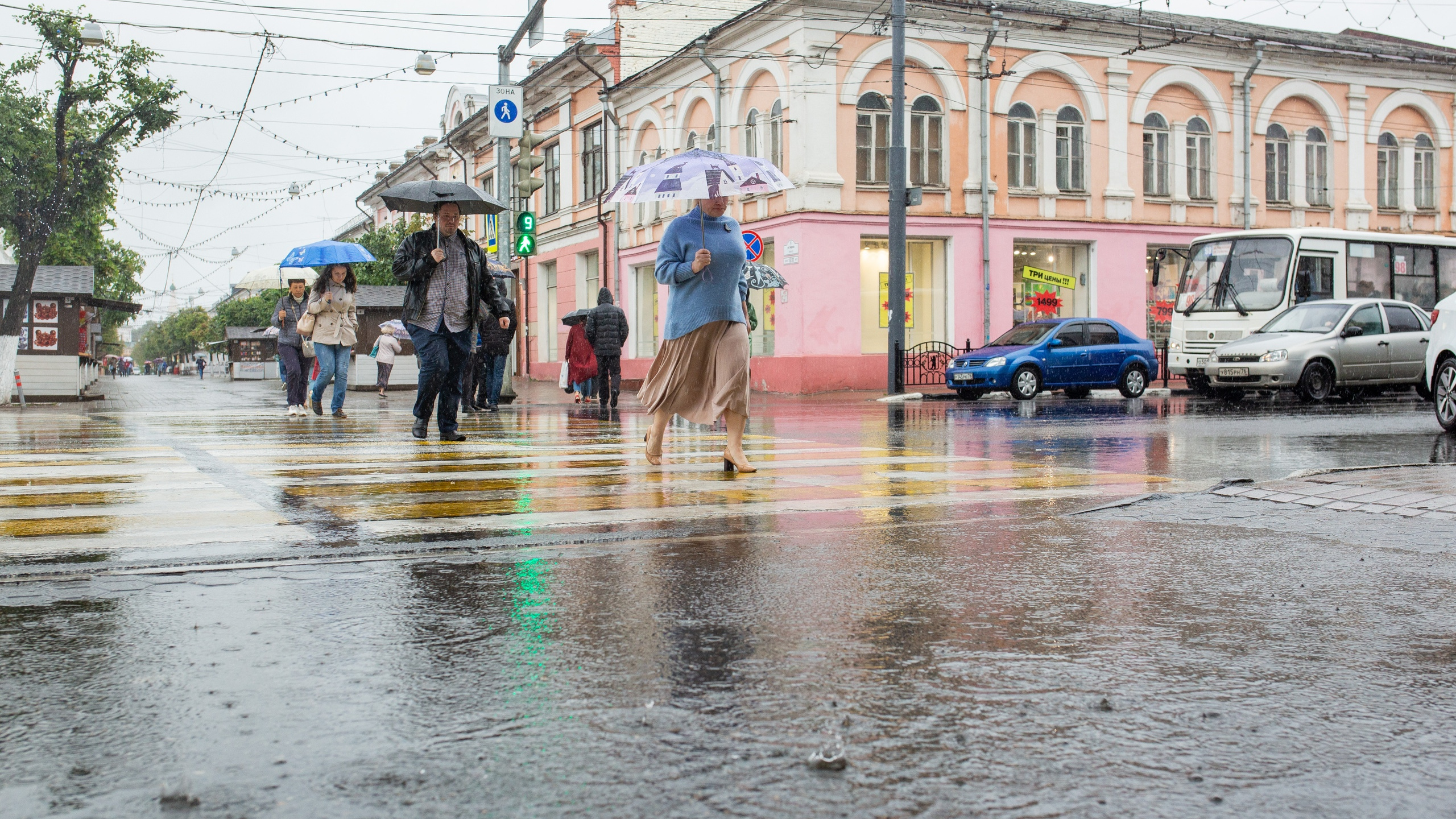 Ливень в городе. Ливень в Ярославле. Утро после дождя в городе. Ливень с грозой в городе.