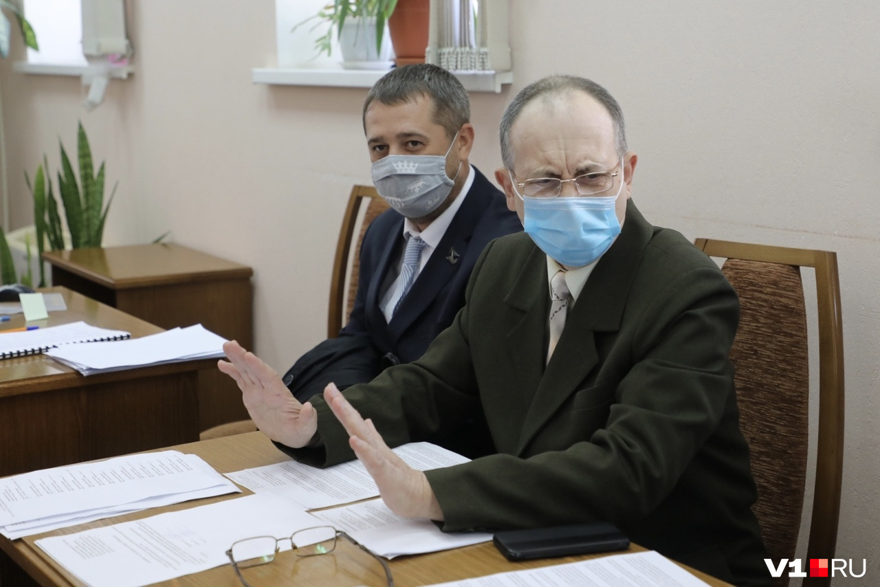Сторонники местного времени объясняют свою позицию суду Сторонники местного времени объясняют свою позицию суду