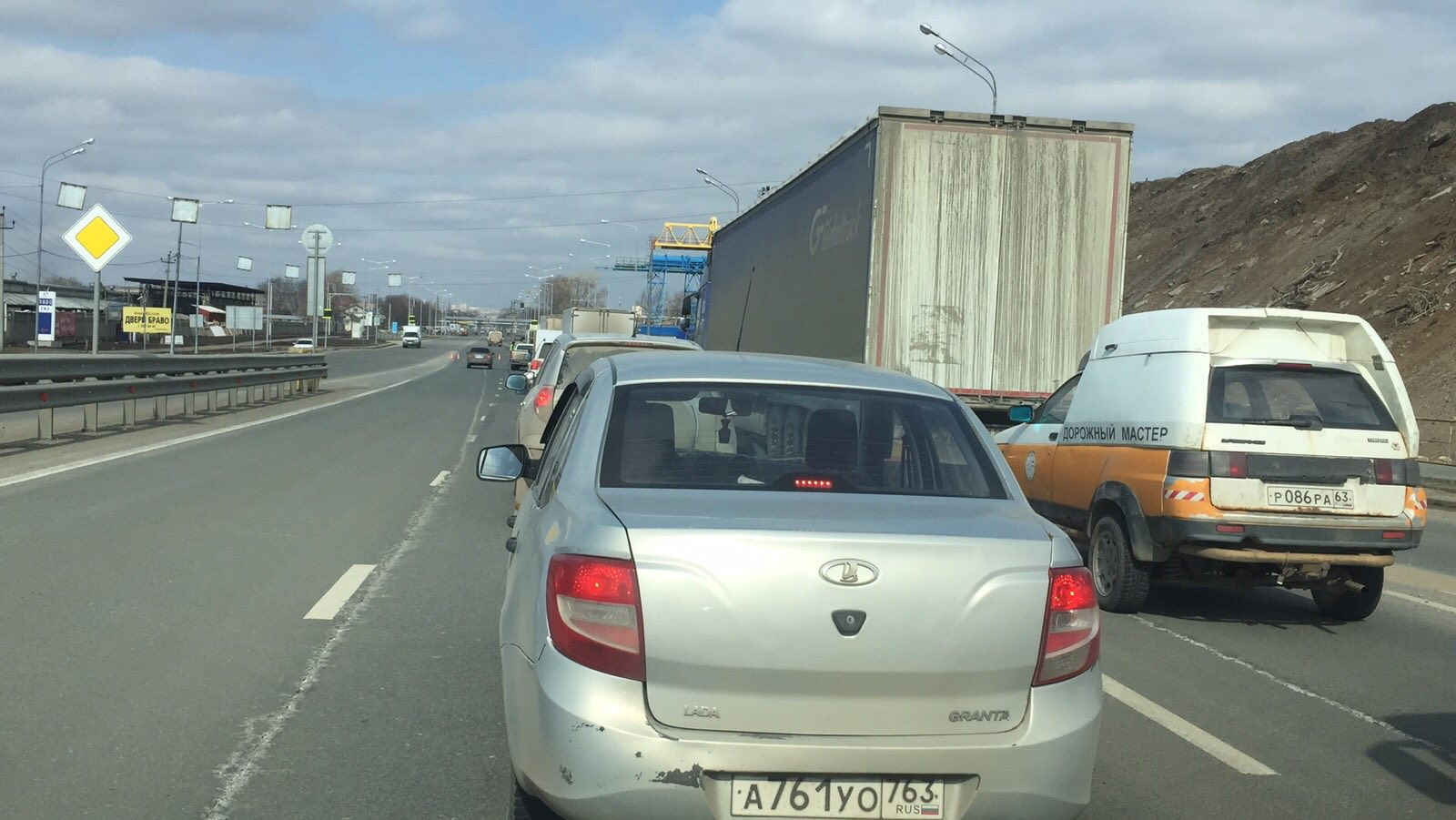 Пост гаи проверял у всех водителей въезжающих в город