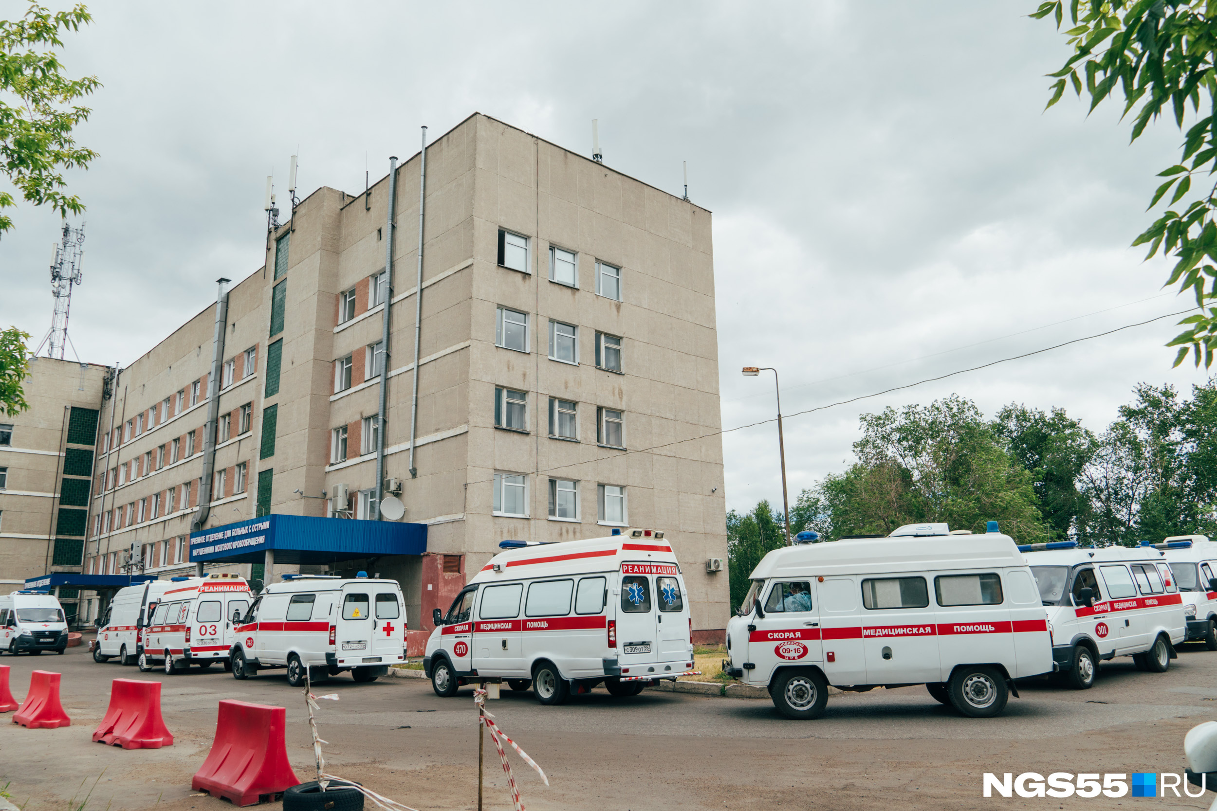 Скорые нередко огибали больницы с томографами по периметру Скорые нередко огибали больницы с томографами по периметру