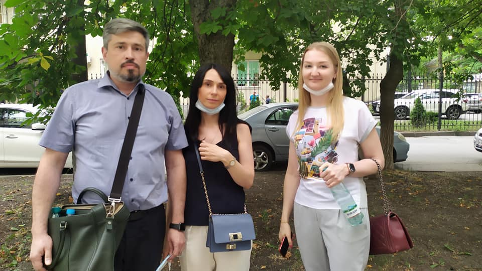 Илюгин с женой и адвокатом Илюгин с женой и адвокатом