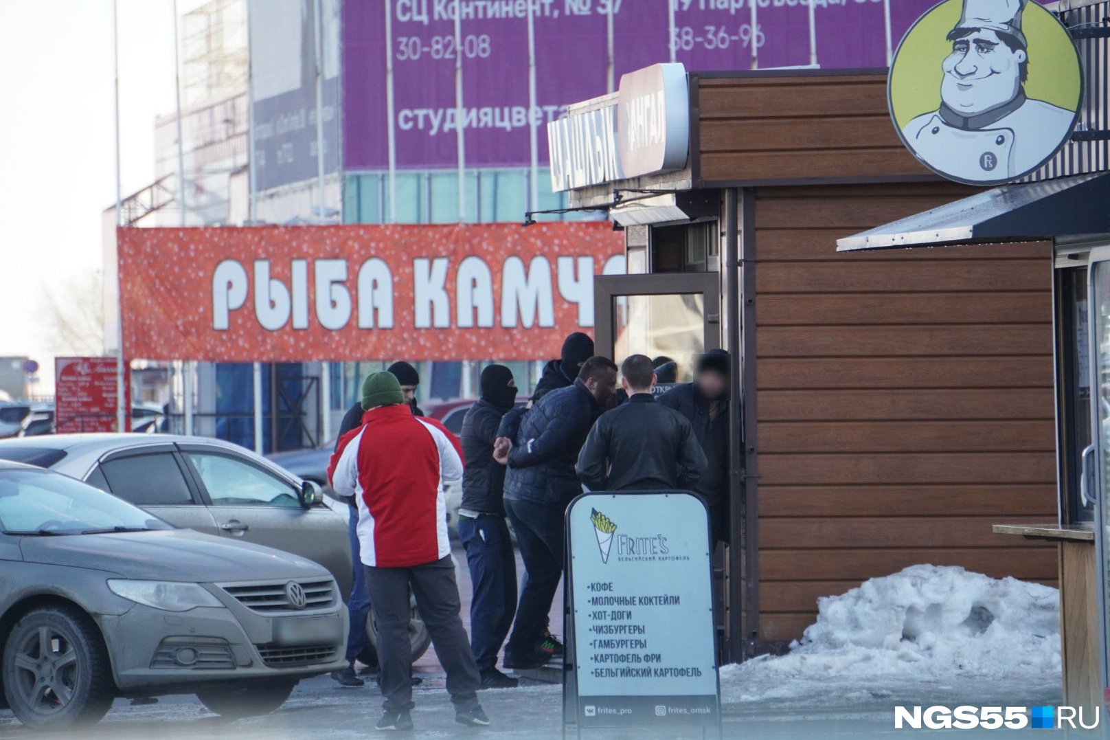 Стрельба Континент Омск. Стрельба у континента Омск задержание. Стреляю по контингентам. Кыс Омск возле континента.