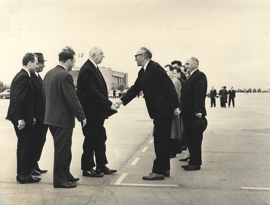 Шарль де Голль посетил Академгородок, встретился с академиком Лаврентьевым и принял участие в конференции учёных СО РАН