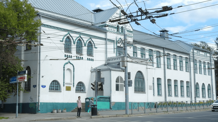 В Перми отреставрируют центр «Муравейник» и Дом купцов Боброва и Гаврилова на Компросе