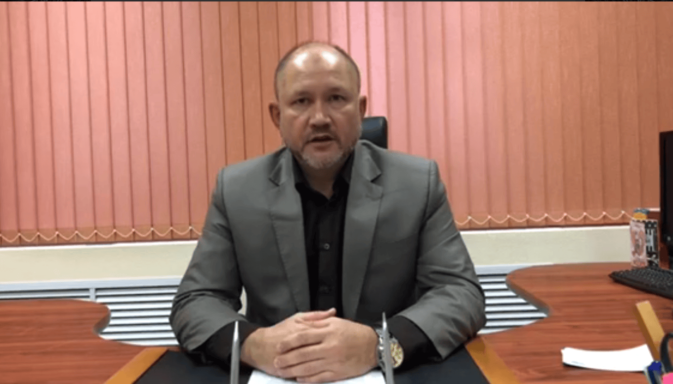 Директор ООО «САХ» Юрий Сазонов ране <a href="https://29.ru/text/economics/69078754/" target="_blank" class="_">записывал видеообращение,</a> в котором обвинил «ЭкоИнтегратор» в попытке ликвидировать его предприятие Директор ООО «САХ» Юрий Сазонов ране <a href="https://29.ru/text/economics/69078754/" target="_blank" class="_">записывал видеообращение,</a> в котором обвинил «ЭкоИнтегратор» в попытке ликвидировать его предприятие