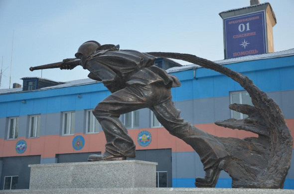 Памятник пожарным на Шахтеров, 2в Памятник пожарным на Шахтеров, 2в