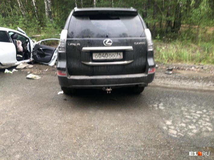 Lexus Андрея Косилова столкнулся с «Ладой», в которой ехали жители Екатеринбурга