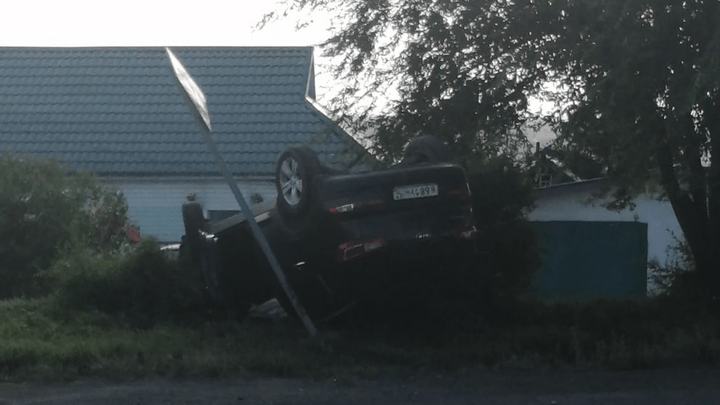 «Выпил после ДТП»: в Кузбассе автомобиль сбил женщину и перевернулся
